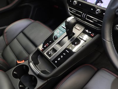 2023 Porsche MACAN — миниатюра 19