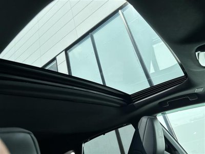 صورة 9 لـ 2024 Lexus RX