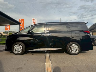 2026 Toyota ALPHARD — фото 5