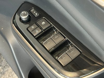2025 Toyota CROWN SPORT thumbnail 34
