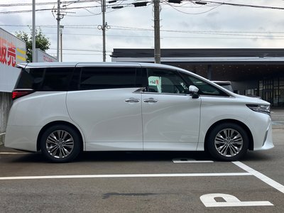2024 Toyota ALPHARD — фото 4