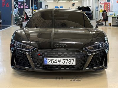 AUDI R8 - 1