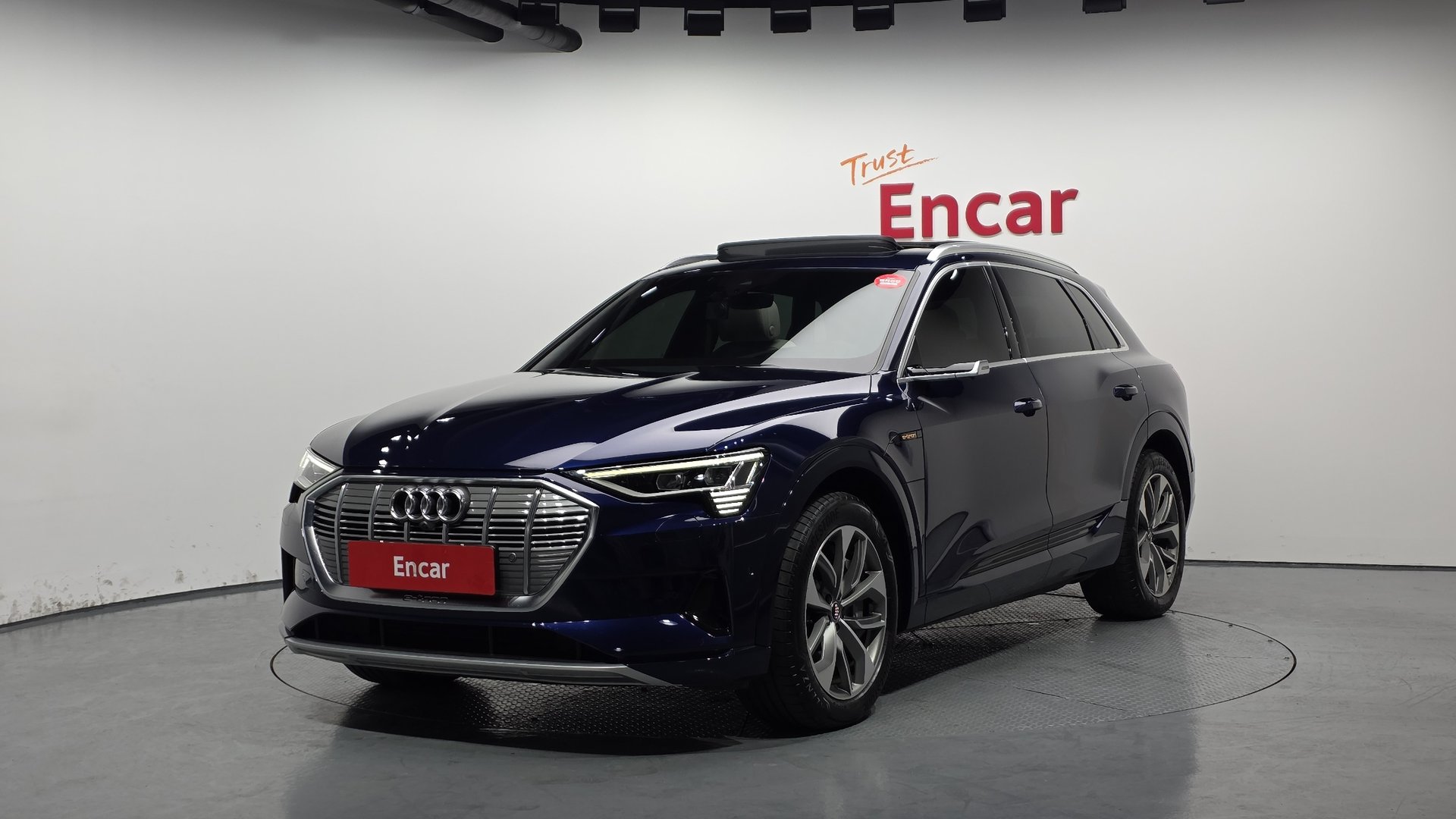 AUDI E-TRON - View 1