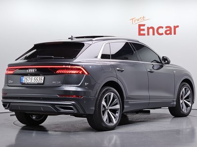 AUDI Q8 - 4