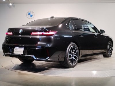 BMW 7 SERIES - 8