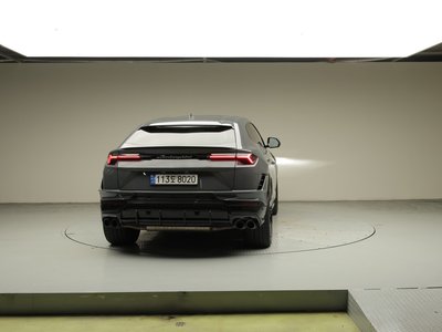 LAMBORGHINI URUS - 3
