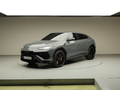 LAMBORGHINI URUS - 1