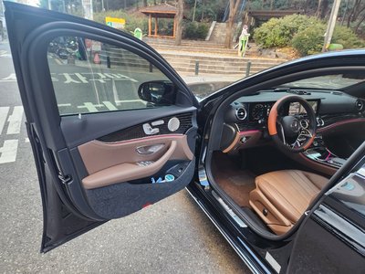 MERCEDES-BENZ E-CLASS - 9