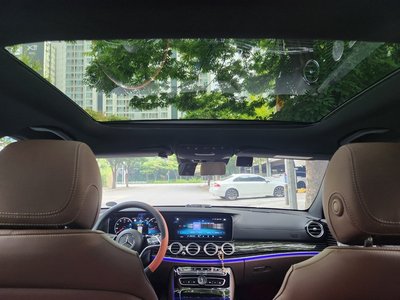 MERCEDES-BENZ E-CLASS - 2