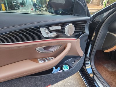 MERCEDES-BENZ E-CLASS - 10