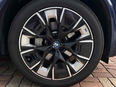 2025 BMW IX3 照片 10