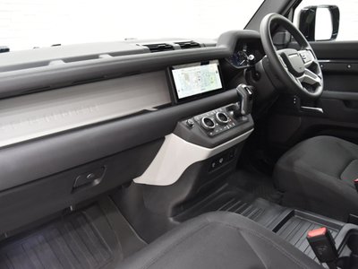 LAND ROVER DEFENDER - 10
