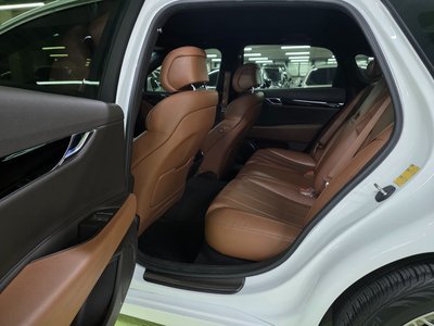 GENESIS G80 (RG3) - 9