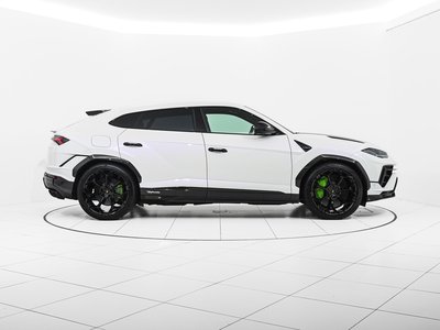 LAMBORGHINI URUS - 4