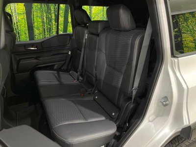 صورة مصغرة 47 لـ 2024 Toyota LAND CRUISER 250