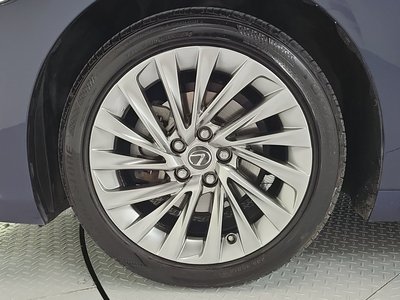 صورة 6 لـ 2023 Lexus ES