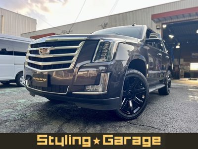 CADILLAC ESCALADE - 1