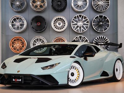 LAMBORGHINI HURACAN