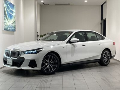 BMW 5 SERIES - 1