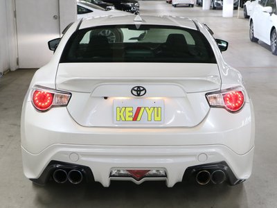 TOYOTA 86 - 10