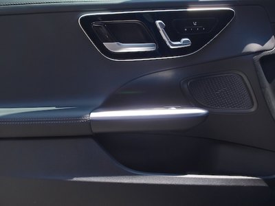 صورة 7 لـ 2025 Mercedes-BENZ C-CLASS