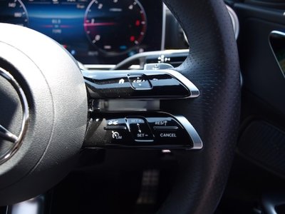 2025 Mercedes-BENZ C-CLASS — миниатюра 21