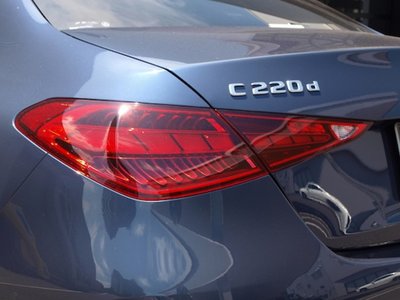 2025 Mercedes-BENZ C-CLASS — миниатюра 33