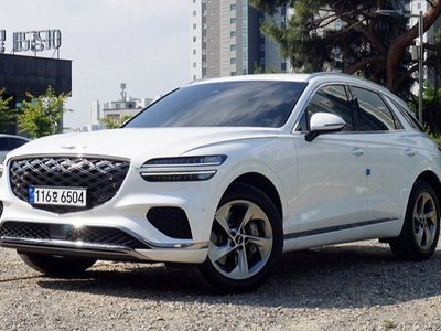 صورة 4 لـ 2025 Genesis GV70