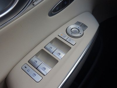 2025 Genesis GV70 — миниатюра 11