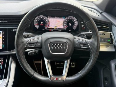 AUDI Q8 - 10