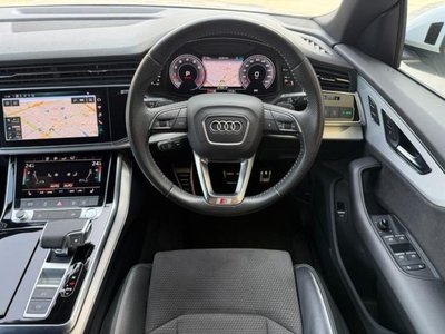 AUDI Q8 - 9