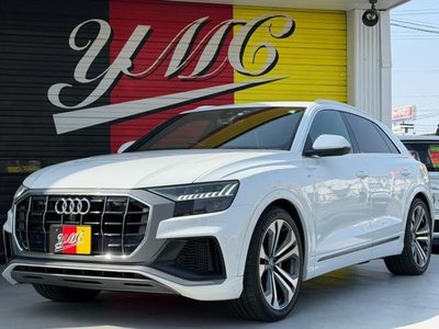 AUDI Q8 - 4