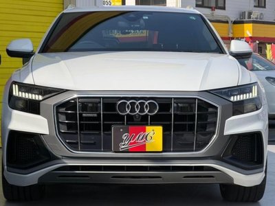 AUDI Q8 - 3