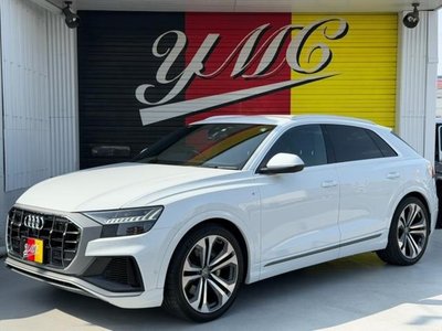 AUDI Q8 - 1