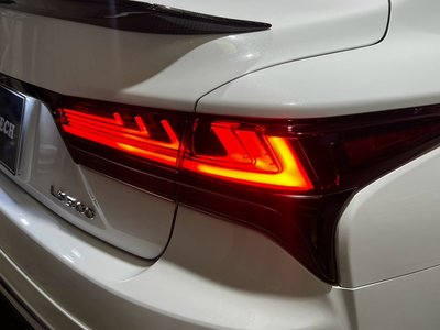 2018 Lexus LS — миниатюра 18