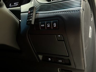 2018 Lexus LS — миниатюра 35