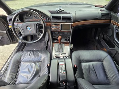 BMW 7 SERIES - 8