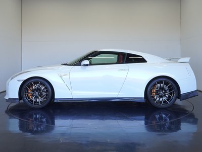 NISSAN GT-R - 6