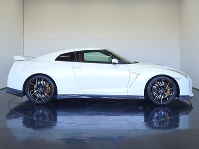 NISSAN GT-R - 5