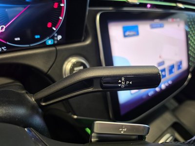 MERCEDES-BENZ E-CLASS - 9