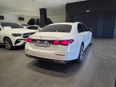 MERCEDES-BENZ E-CLASS - 4