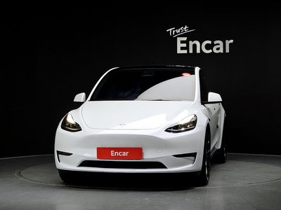 TESLA MODEL Y - 2