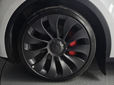 TESLA MODEL Y - 6