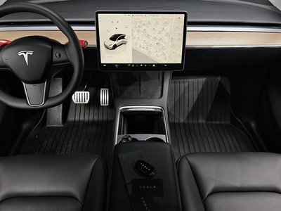 TESLA MODEL Y - 5