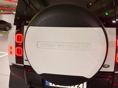 LAND ROVER DEFENDER - 7