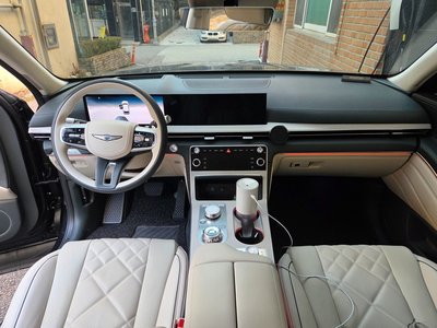 2025 Genesis GV80 thumbnail 13