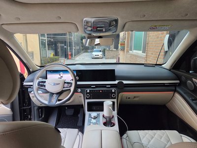 2025 Genesis GV80 thumbnail 12