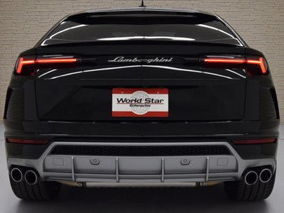 LAMBORGHINI URUS - 8