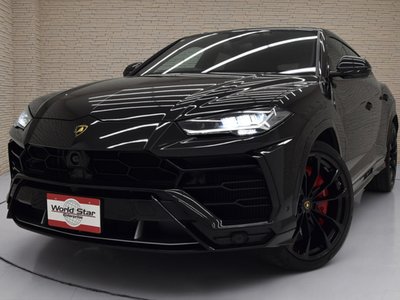 LAMBORGHINI URUS - 5