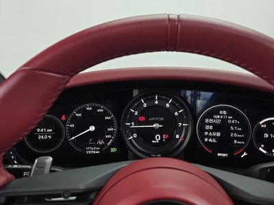 PORSCHE 911 - 8